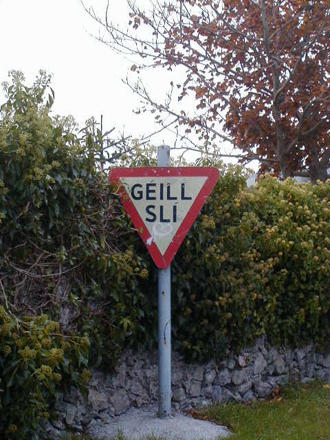 oct12 stop sign.JPG, 63273 bytes, 10/12/2001