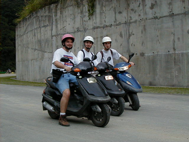 tg - the men and their scooters.JPG, 1/3/2005, 60 kB
