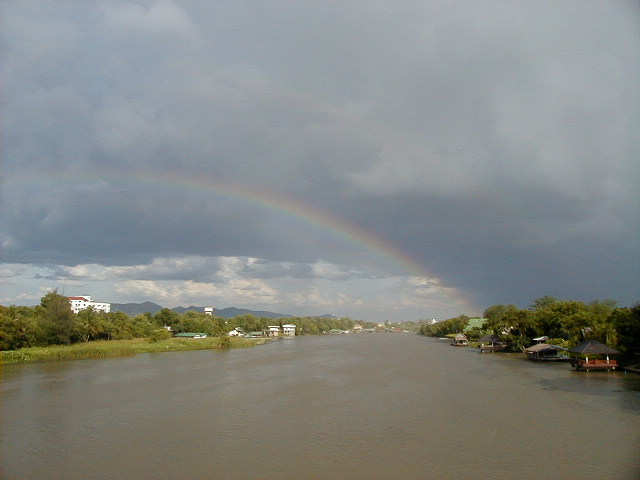 kw - river and rainbow2.jpg, 57321 bytes, 4/30/2000