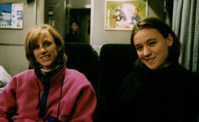 malaika and kristen on the train.jpg, 55100 bytes, 10/12/1999