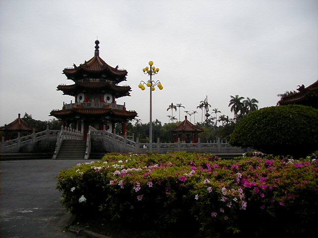peace park pagoda.JPG, 1/3/2005, 58 kB
